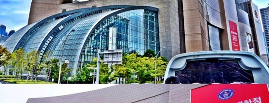 SHINSEGAE Department Store is one of 20 favorite places.