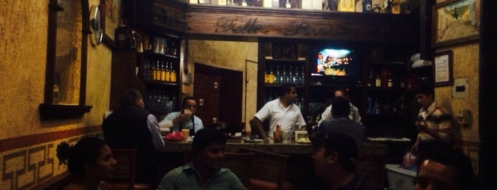 Fellos Bar is one of Orte, die Julio gefallen.