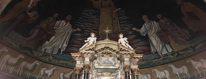 Basilica S.Cosma e Damiano is one of Lieux qui ont plu à Nikitos.