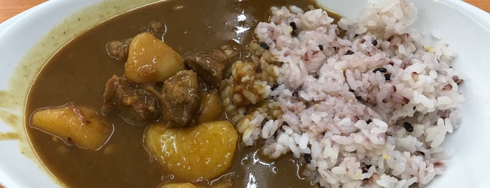 Master is one of 呉海自カレー.