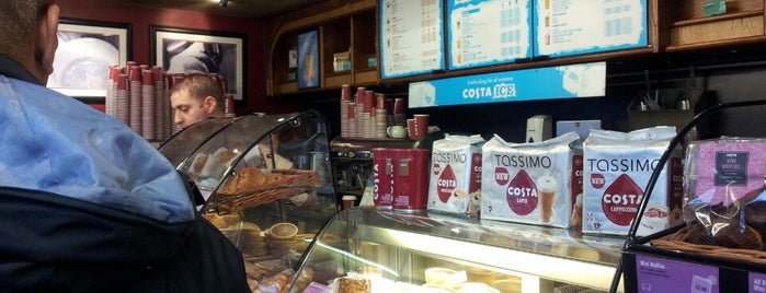 Costa Coffee is one of Lugares favoritos de Loda.