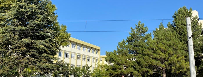 Edebiyat Fakültesi is one of mekan.