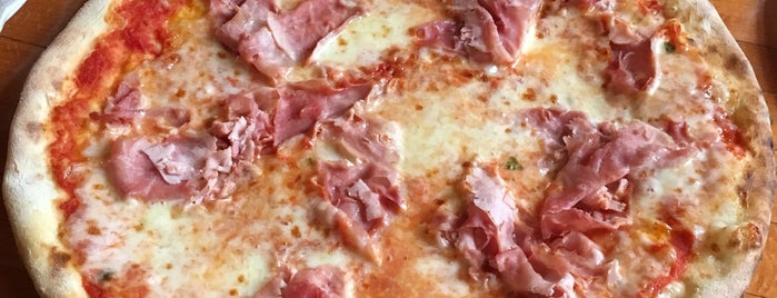L'Angolo della Pizza is one of The 15 Best Places for Pizza in Munich.