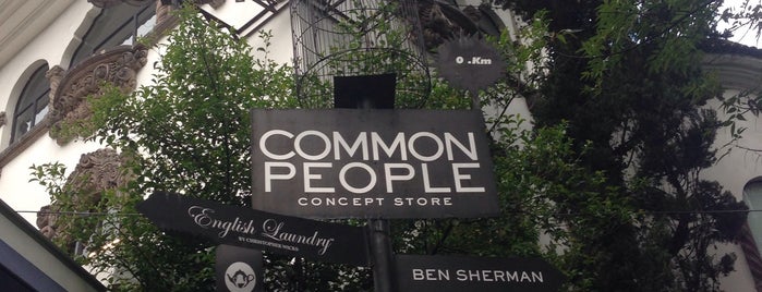 Common People is one of El DF.