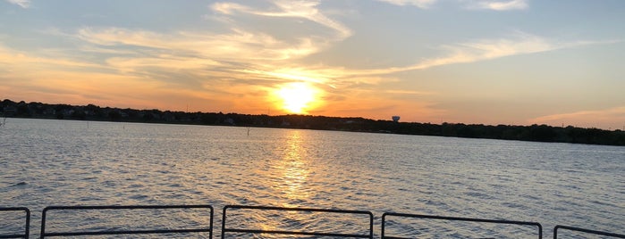 Lakeside Park is one of DFW great places for nature photography.