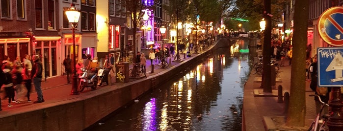 Квартал красных фонарей is one of Amsterdam.