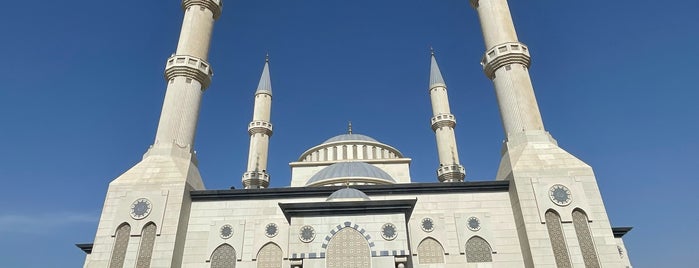 Al Farooq Omar Bin Al Khattab Mosque مسجد الفاروق عمر بن الخطاب is one of Dubai.