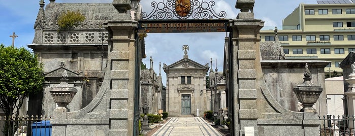 Cemitério de Agramonte is one of Nice walk in a cemetery.