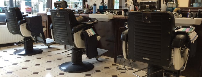 Junction Barbers is one of Locais curtidos por Tom.