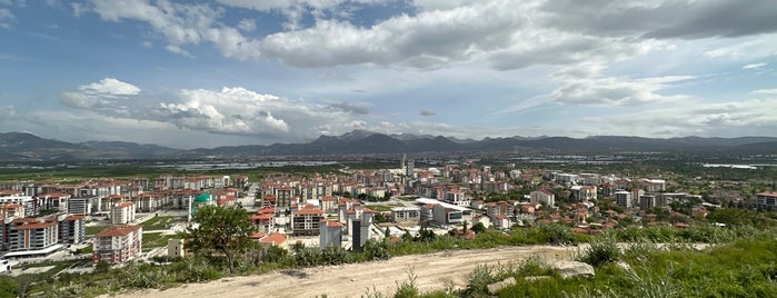 Çünür Tepesi is one of Orte, die Mehmet gefallen.