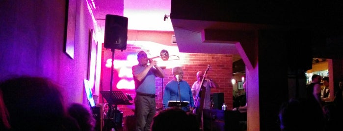 Segundo Jazz Club is one of garitos buenos.