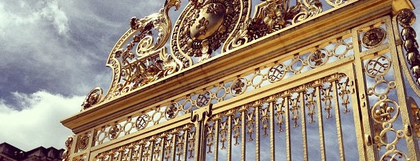 Palace of Versailles is one of Paris.
