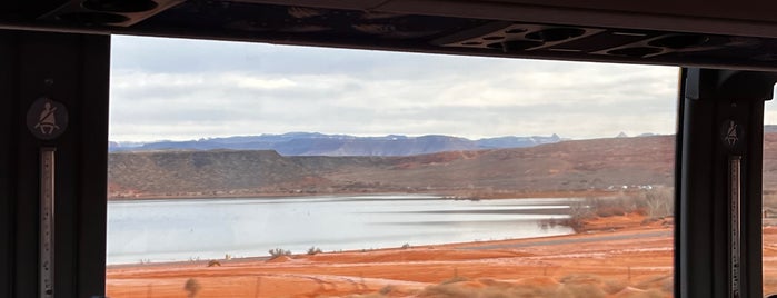 Sand Hollow Reservoir is one of Utah.