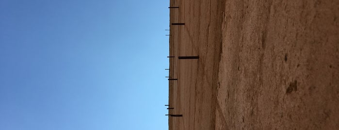 Escuela De Artes Plásticas is one of Lugares guardados de erykacea.