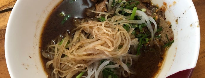 ก๋วยเตี๋ยวเรือ หมูน้ำตก ดอนหวาย is one of BKK Streetfood.