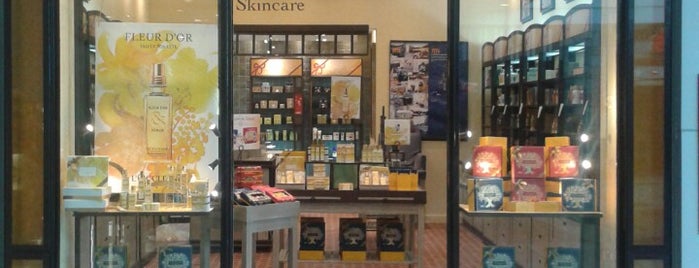 L'Occitane is one of Armandoさんのお気に入りスポット.