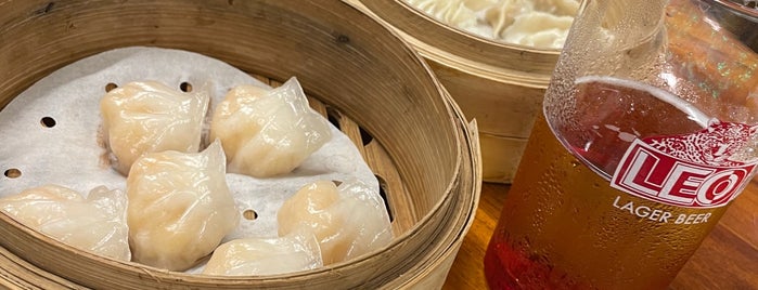 Chinatown Seafood Restaurant is one of Tempat yang Disukai Simo.