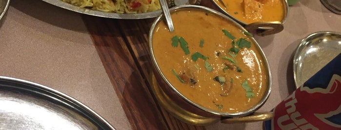 Bombay Mahal is one of Indian to try in Montréal.