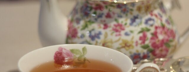 The Tea Salon is one of Locais curtidos por Kris.