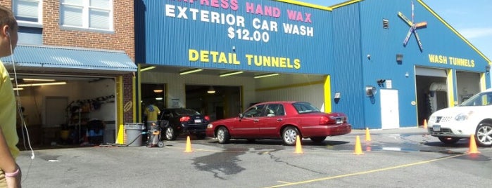 Auto Spa Hand Car Wash is one of สถานที่ที่ Chris ถูกใจ.