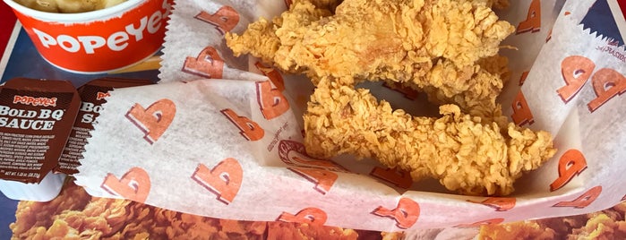 Popeyes Louisiana Kitchen is one of Zacharyさんのお気に入りスポット.