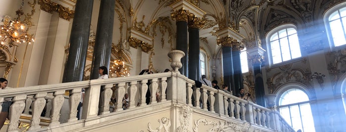 Hermitage Museum is one of Tempat yang Disukai Esra.