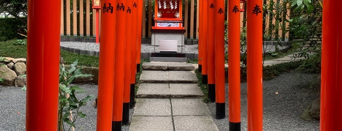 来宮総社 稲荷神社 is one of ジャック'ın Beğendiği Mekanlar.