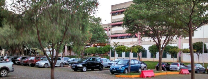 Estacionamento da FAFICH is one of Campus.