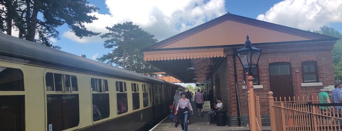 Broadway Steam Railway Station (GWSR) is one of Elliott’s Liked Places.