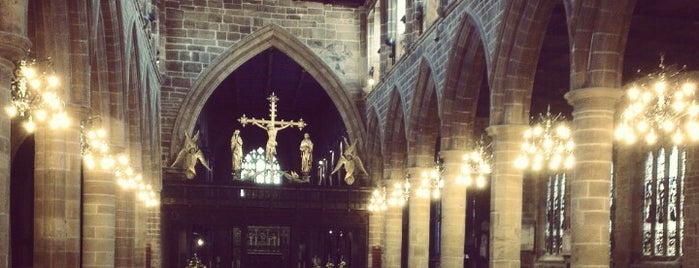 Wakefield Cathedral is one of สถานที่ที่ Carl ถูกใจ.