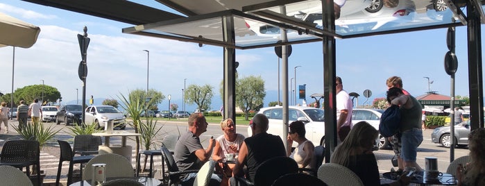 Bar Al Porto is one of Life on Lake Garda.
