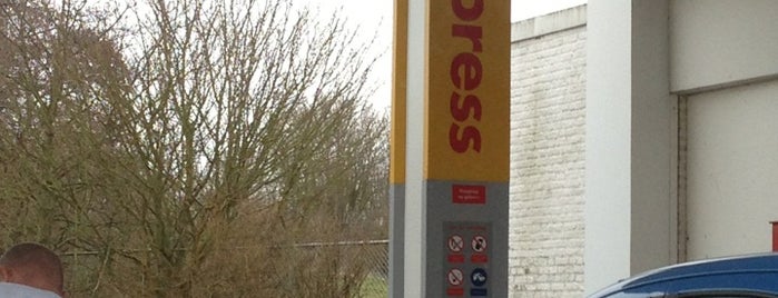 Shell Express is one of Locais curtidos por Ralf.