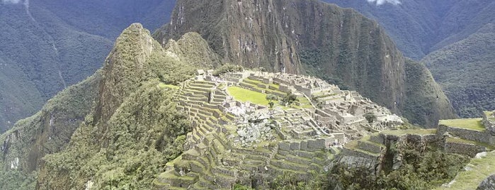 Machu Picchu is one of Perú.