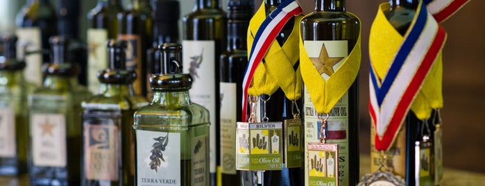 Texas Hill Country Olive Co. is one of Lugares favoritos de Greg.