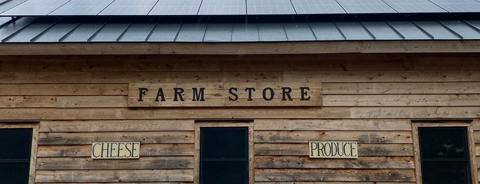 Berle Farm Store is one of Bakeries/ Coffee/ Stores.