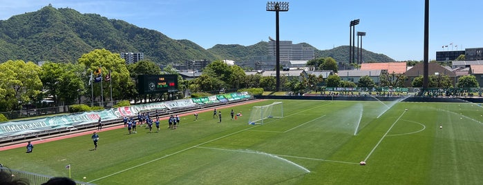 長良川球技メドウ is one of Jリーグで使用されるスタジアム一覧.