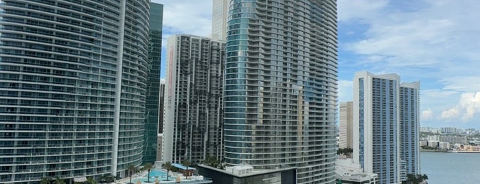 W Miami is one of สถานที่ที่ Esi ถูกใจ.