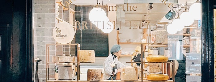 Neal's Yard Dairy is one of Charlotteさんの保存済みスポット.