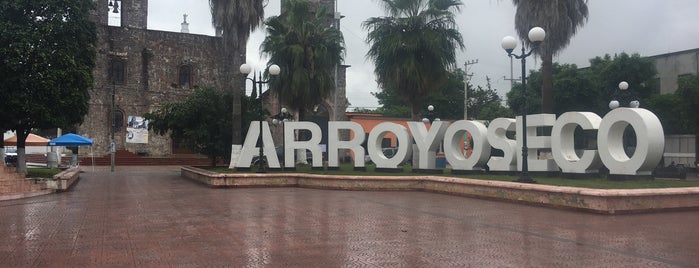 Arroyo Seco is one of สถานที่ที่ Daniel ถูกใจ.