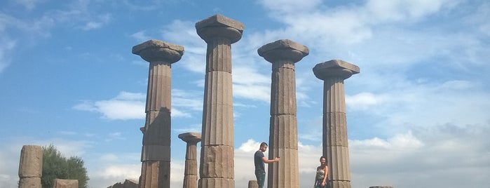 Athena Tapınağı is one of Lugares favoritos de Yılmaz.