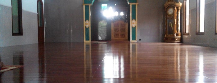 Masjid Al-Iman is one of Masjid.