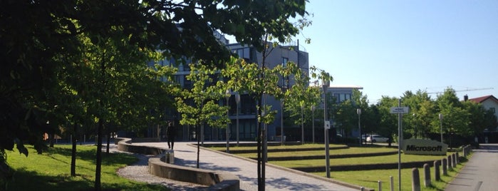 Microsoft Deutschland is one of สถานที่ที่ Ludwig ถูกใจ.