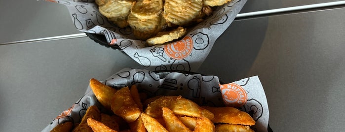 Buffalo Wings & Rings is one of Naper.