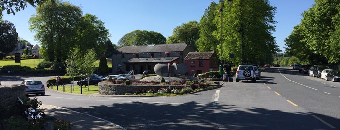 Blarney Woolen Mills is one of Tempat yang Disukai Aston.