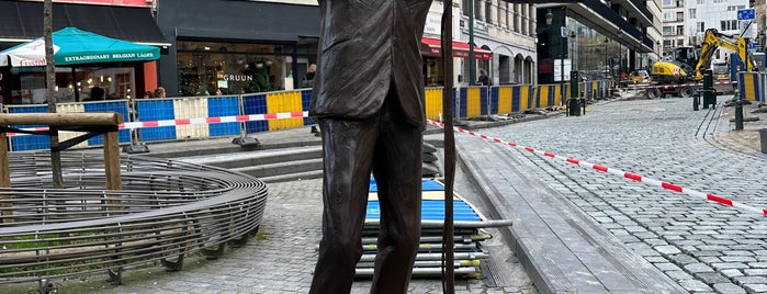 Standbeeld van / Statue de Jacques Brel is one of 🇧🇪Brussel.