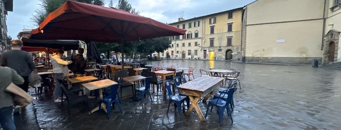 Santo Spirito is one of Lieux qui ont plu à Sergio.