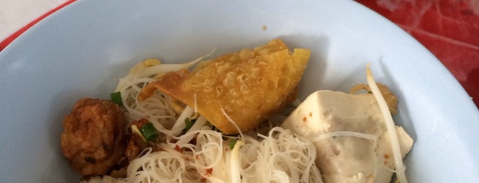 เจิน-เจิน ก๋วยเตี๋ยวลูกชิ้นแคะ is one of Bangkok Gourmet 2-1 Thai & Seafood タイ系.