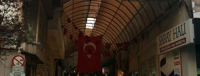 Uzun Çarşı is one of สถานที่ที่ Yılmaz ถูกใจ.
