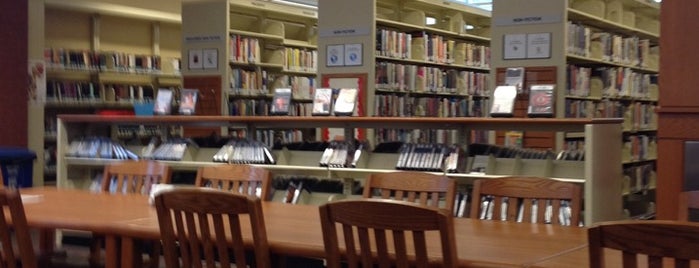 Chicago Public Library is one of Lugares favoritos de Sasha.
