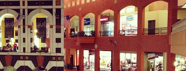 Horton Plaza is one of San Diego.